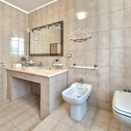 Pochi Passi Dal Mareampia Casa & Cortile Privato * Porto SantʼElpidio