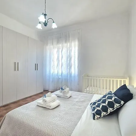 Pochi Passi Dal Mareampia Casa & Cortile Privato Apartment *